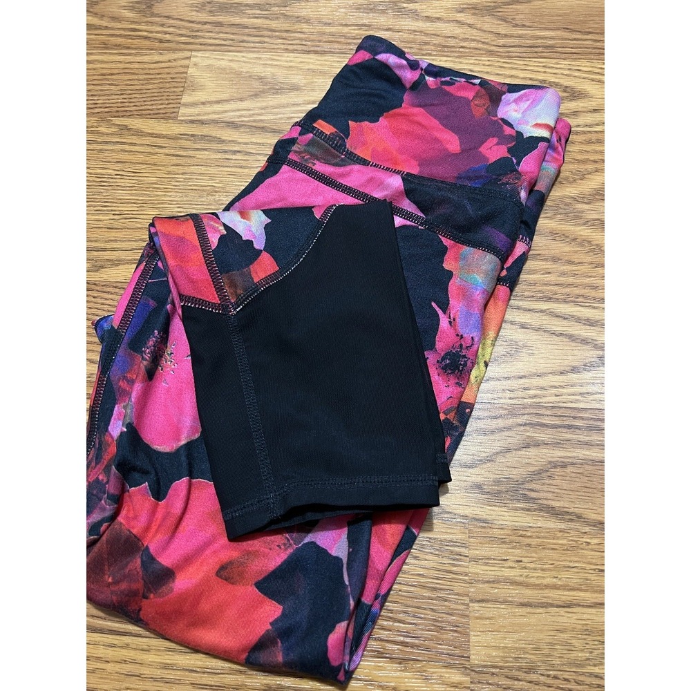 Athleta Mystique Chaturanga Capri Leggings Mesh Black Red Cropped Womens Size XS
